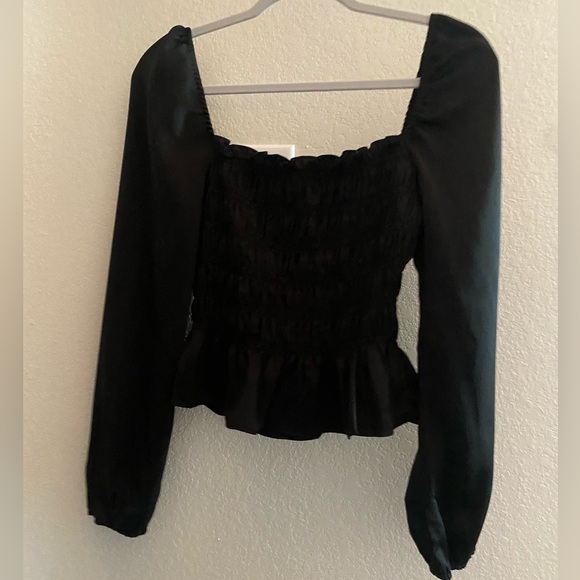 Cute Black Long-Sleeve Blouse - Picture 5 of 5